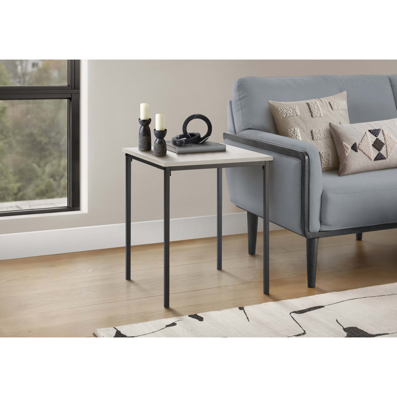 Table d'appoint contemporaine en chêne délavé avec pieds en métal