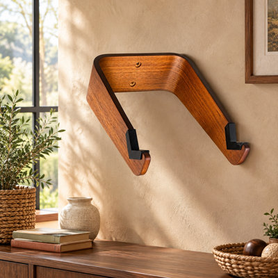 Porte-vélos mural en bois horizontal pour appartements, maisons et garages, conçu pour exposer et ranger les vélos à l'intérieur tout en gardant l'espace au sol disponible