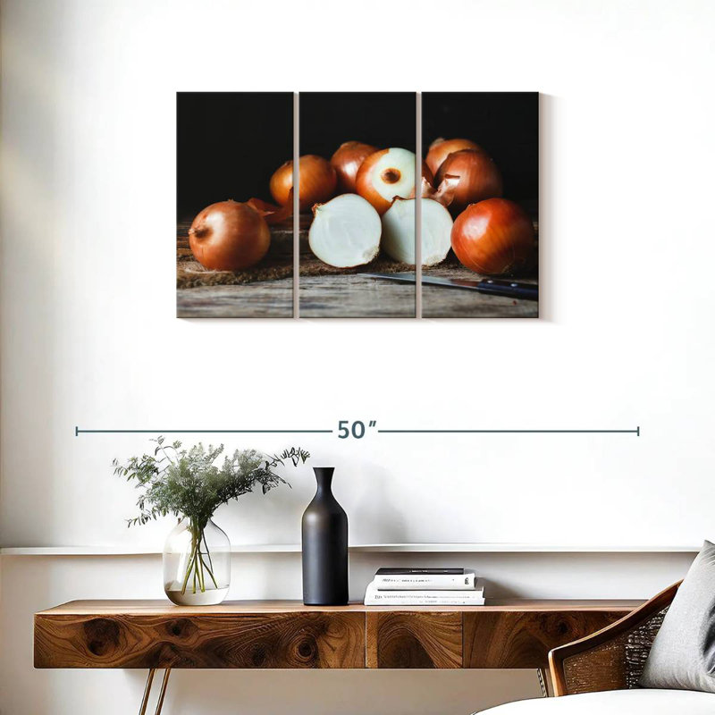 Yarlin Onions, 20" H x 33" W