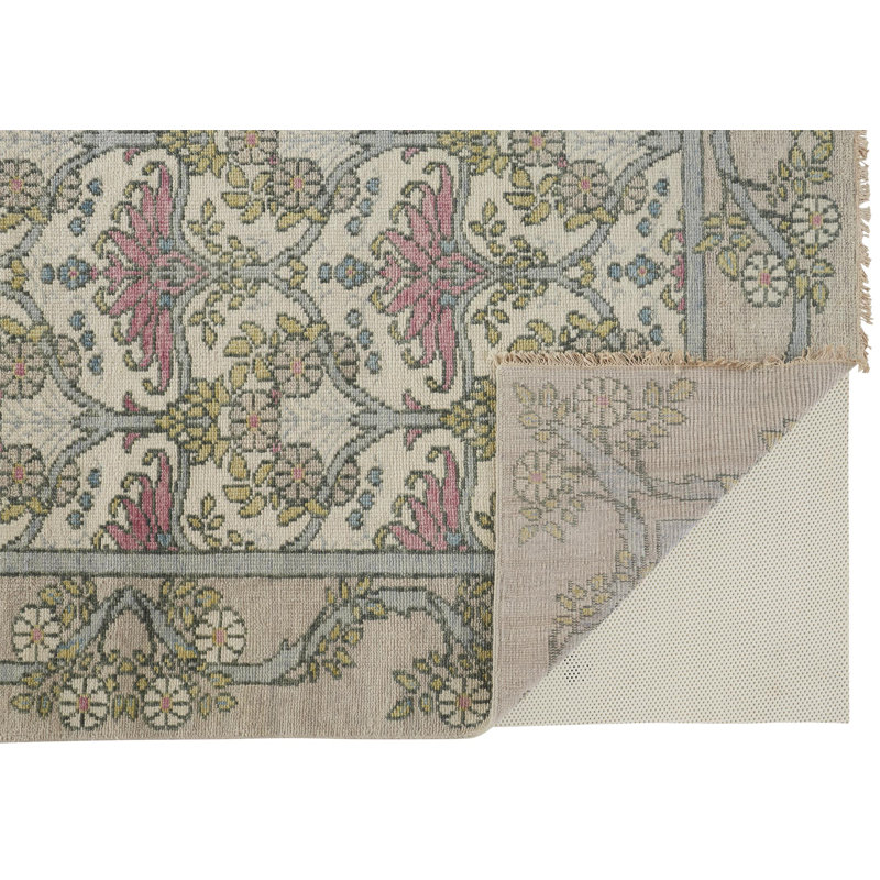 Beall Wool Floral Area Rug in Ivory, Rectangle 5'6" x 8'6"
