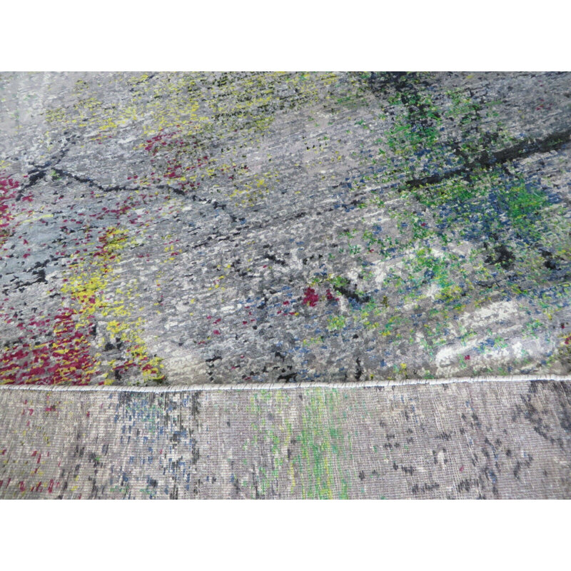 Tapis unique gris, rouge et noir de 8 pi x 10 pi 3 po