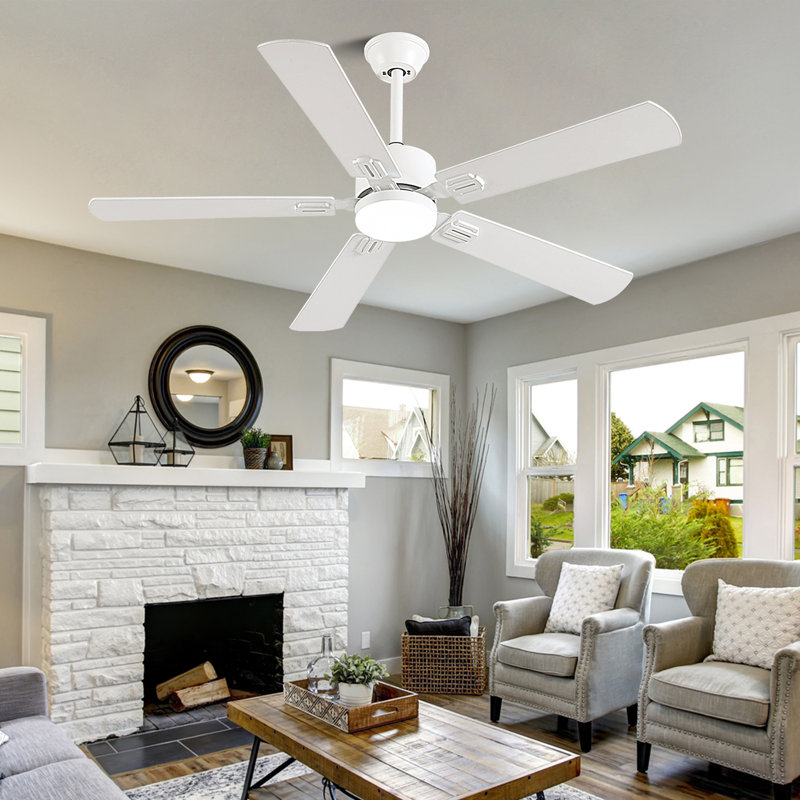 Ventilateurs de plafond blancs modernes de 52 pouces avec lumières à DEL et télécommande / application, moteur à courant continu réversible, 3CCT à intensité variable, silencieux, ventilateur de plafond pour la chambre à coucher, utilisation intérieure / extérieure couverte
