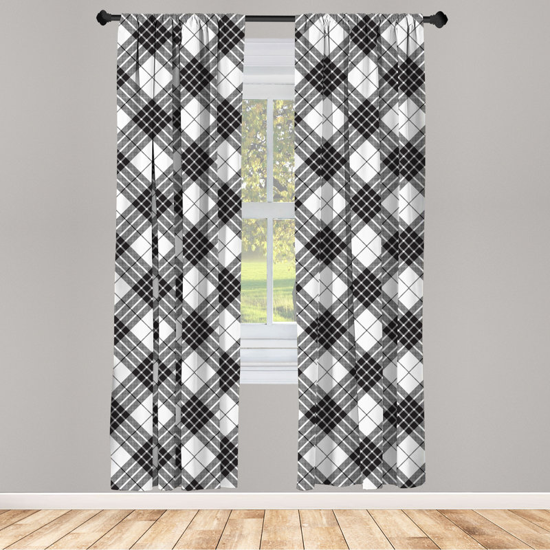 Rideaux 4 panneaux tartan East Urban Home, rayures à carreaux classiques, noir et blanc, L 56 po x L 84 po