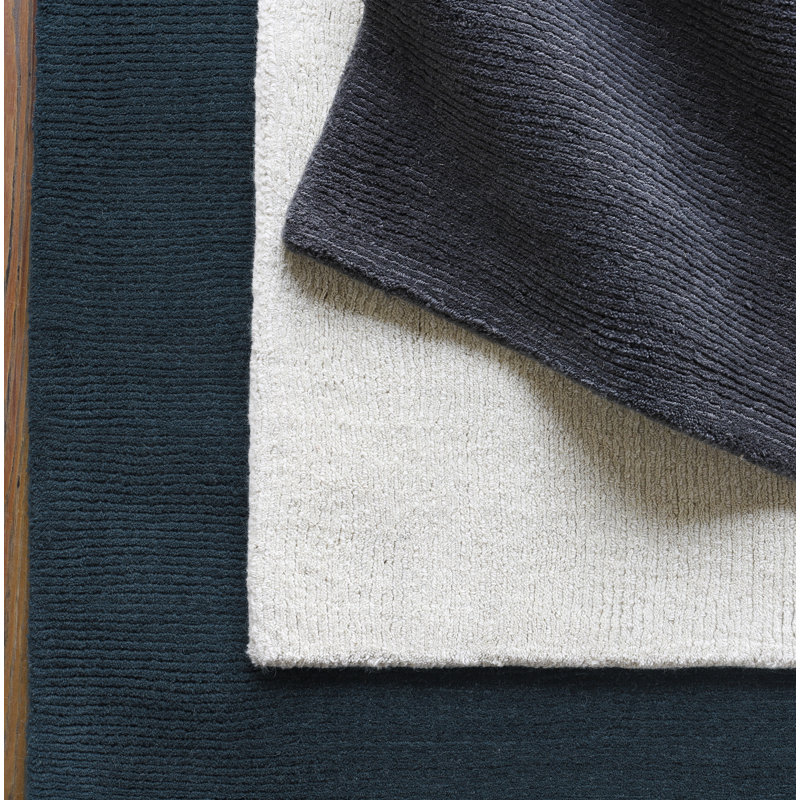 Tapis bleu foncé en laine Crowe, Tapis de couloir 2 pi 6 po x 8 pi