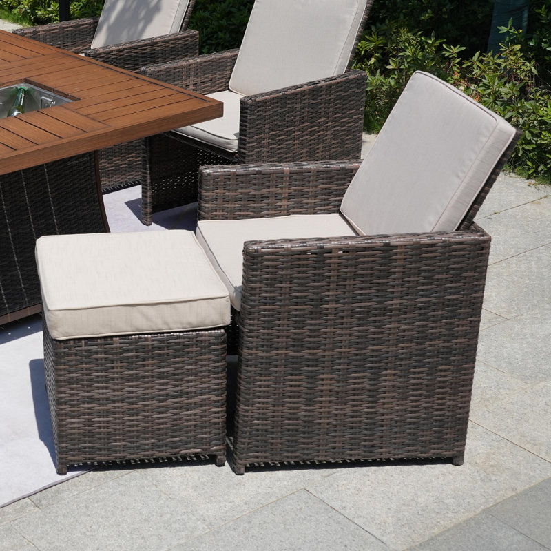Merrick Sheffield - 2 chaises de patio et 2 tabourets avec coussins