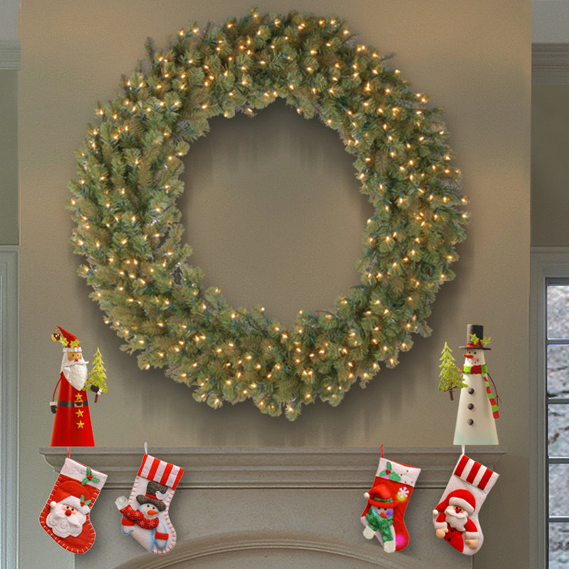Downswept Douglas Wreath with Warm, 48", LED