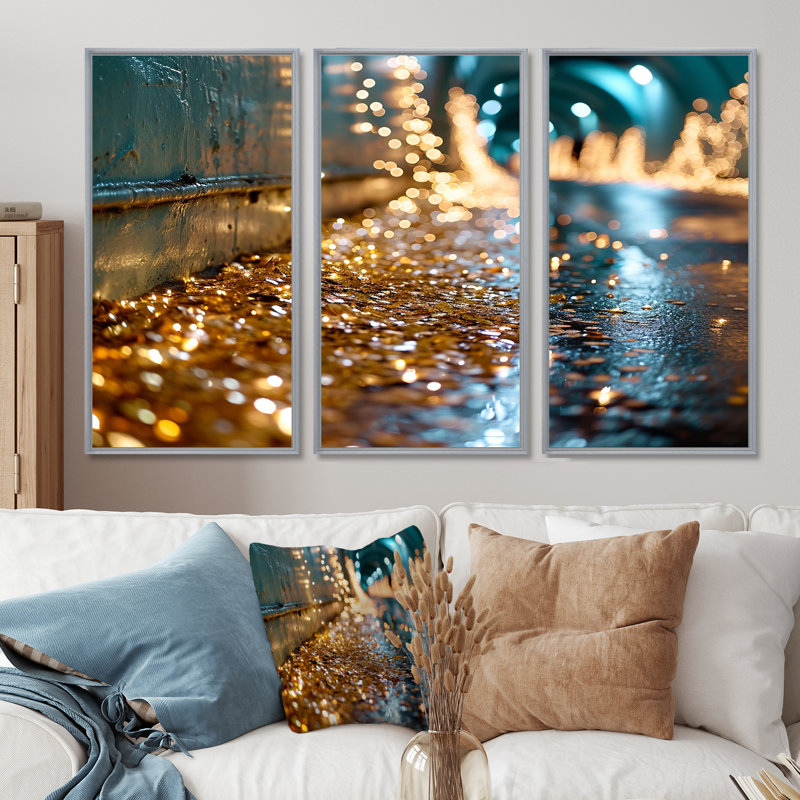 Ensemble de salon Reign - City Buildings Wall Art, Encadrement argenté, H 40 po x l 60 po x P 1 po