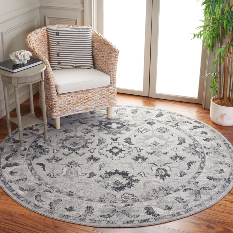 Odyssey Performance Oriental Rug, Round 6'7"