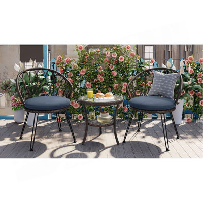 Ensemble de loisirs d'extérieur, 2 chaises simples en rotin avec une table ronde en verre, parfaites pour les patios, les balcons et les cours
