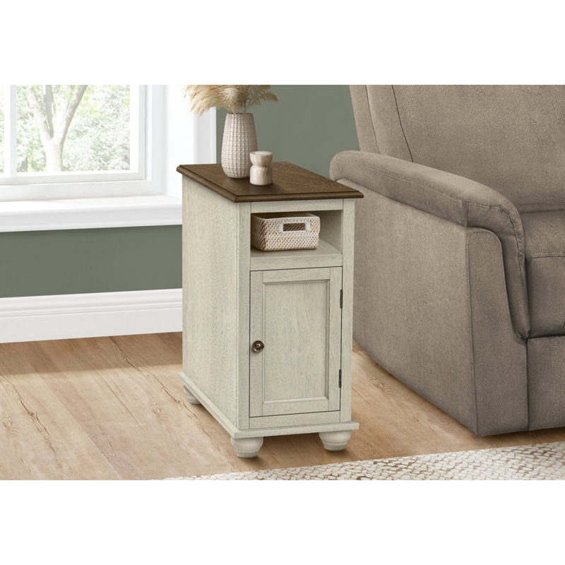 Table d'appoint polyvalente avec une fabrication durable et un attrait élégant pour n'importe quelle pièce