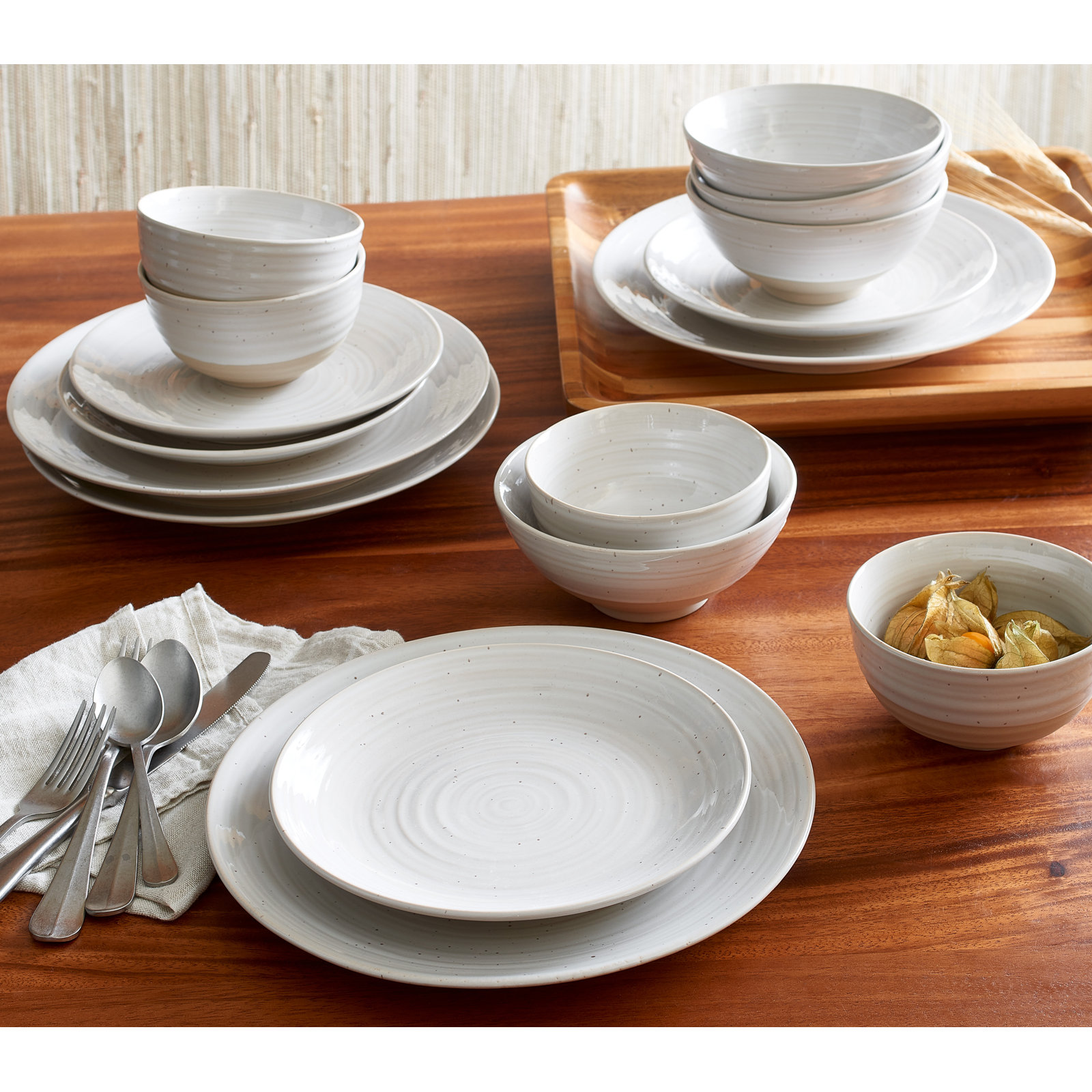 Sango Siterra 16-Piece Rustic White Stoneware Dinnerware Set - Service For 4, Plate & Bowl Set
