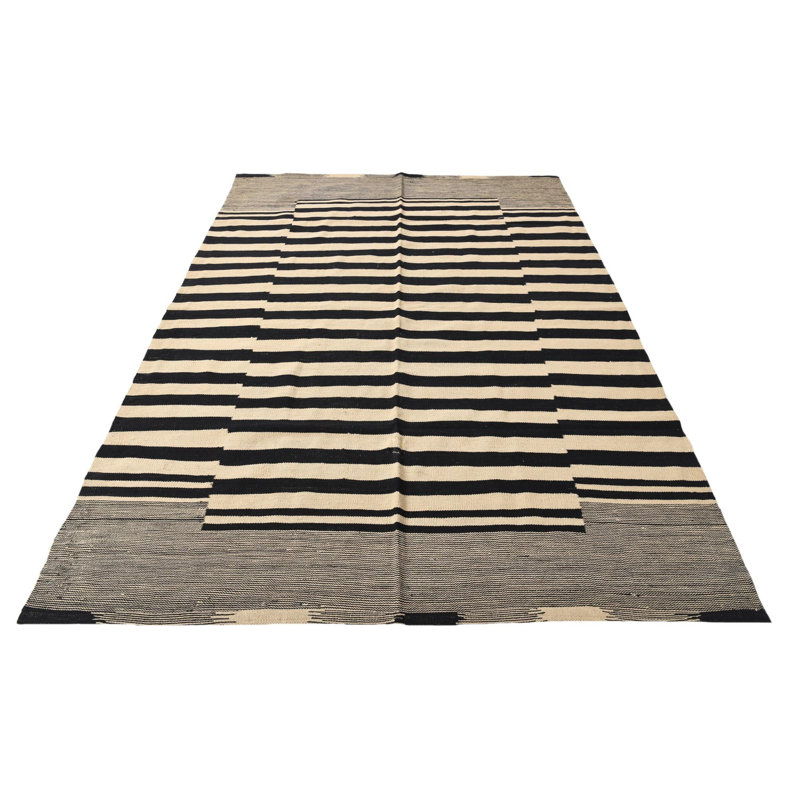 Tapis noir et blanc 5x8