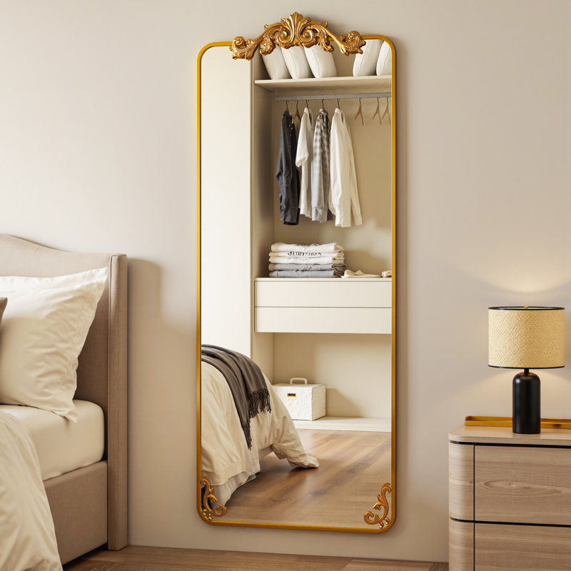 Miroir Ornately, Doré, 58 po x 18 po