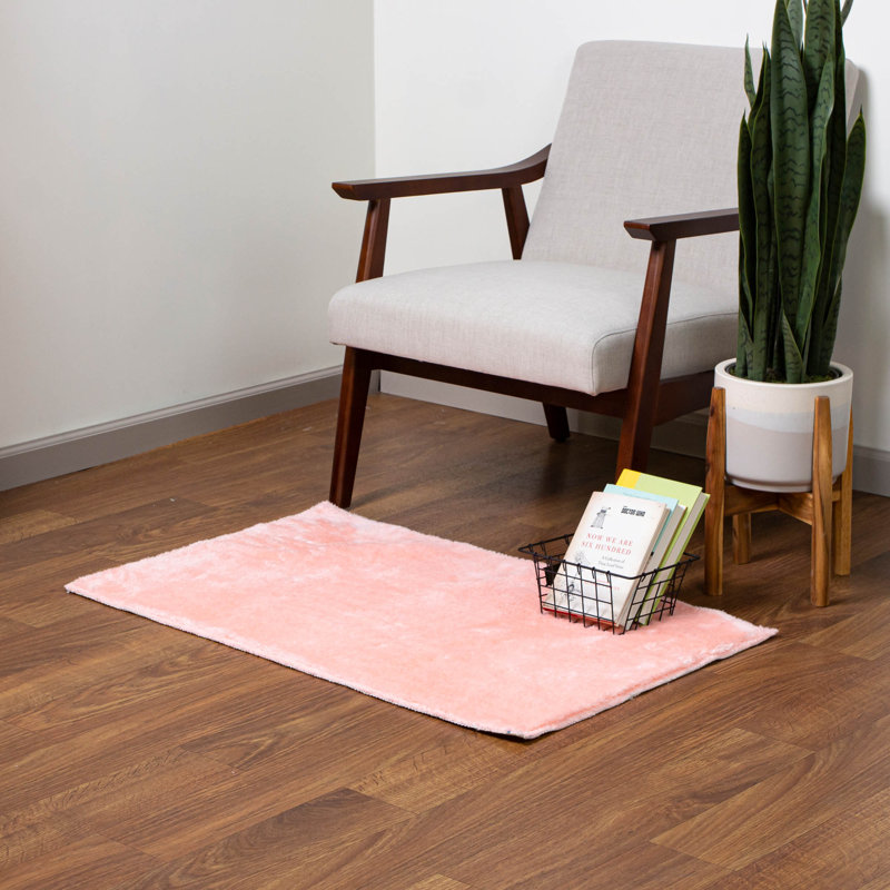 Tapis rose clair à poils longs Avetta, Rectangle 3 pi 1 po x 5 pi