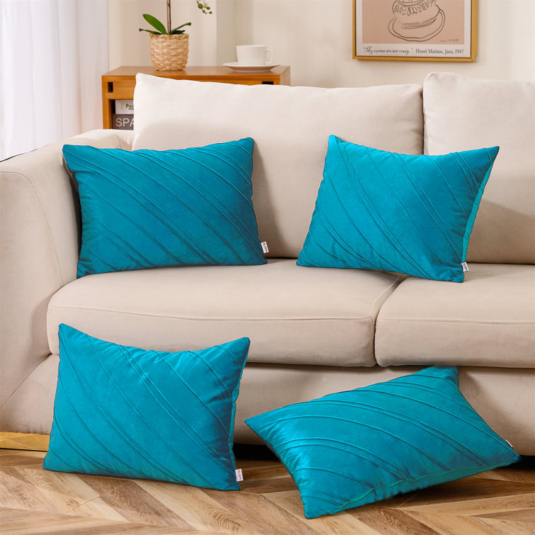 https://assets.wfcdn.com/im/13194760/resize-h755-w755%5Ecompr-r85/1990/199061339/Velvet+Throw+Pillow.jpg