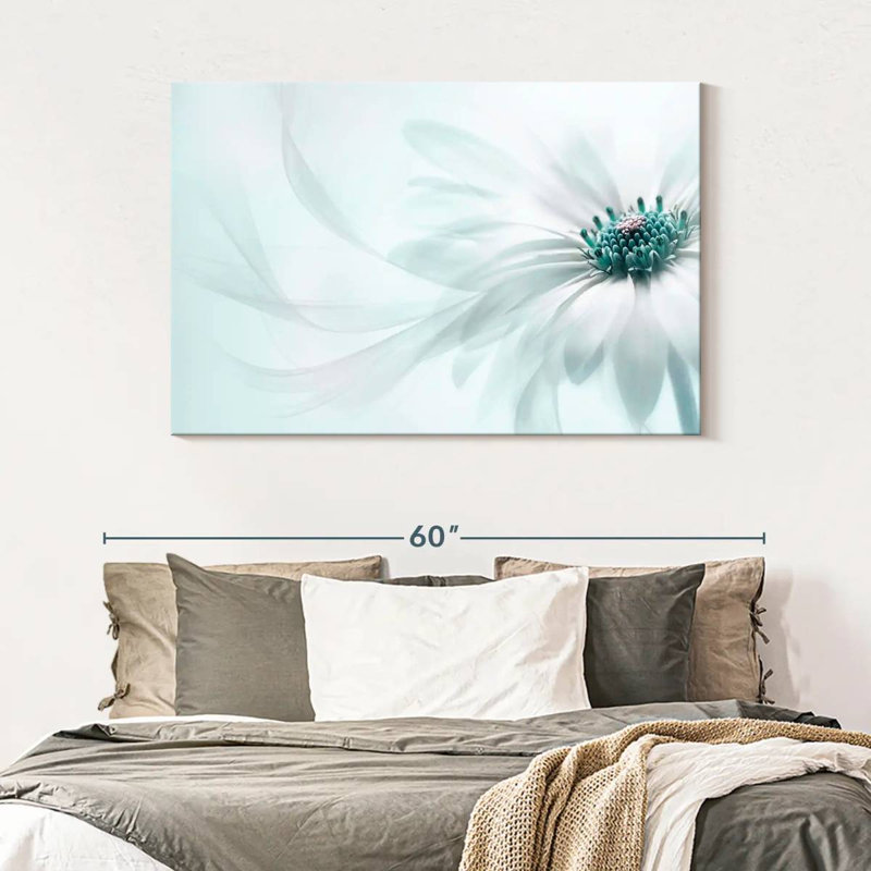 Harnek Translucent Cape Daisy, 32" H x 48" W