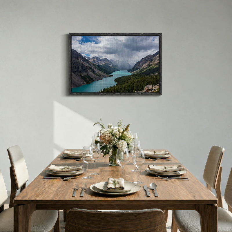 Tableau sur toile représentant le lac turquoise, les montagnes Rocheuses et une forêt de pins, 36"H x 48"W