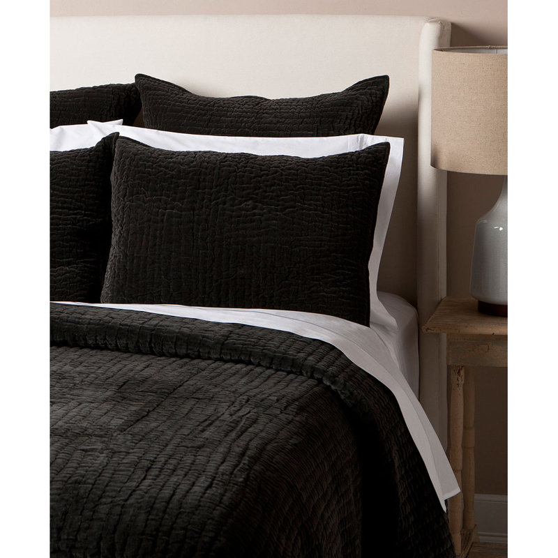 Reeser Velvet Quilt - Queen