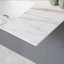 Plateau de meuble-lavabo en marbre Carrara-108674931
