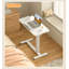 Table à plateau réglable avec roulettes - Bureau d'ordinateur portable en forme de C pour le travail, les études et l'allaitement au lit