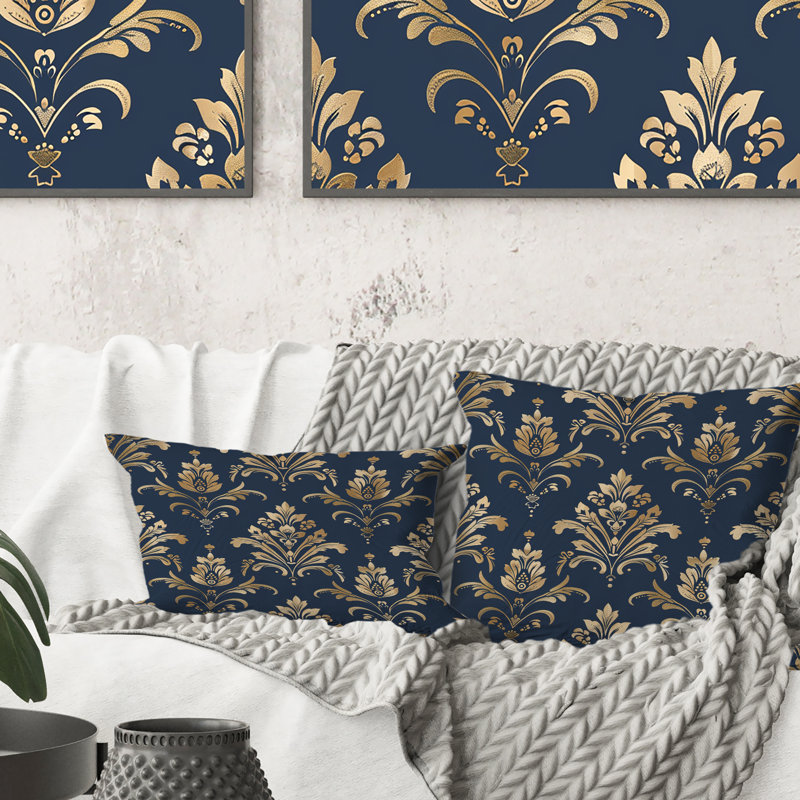 Motif damassé indémodable bleu et or IV - coussin décoratif traditionnel, H 16 po x l 16 po