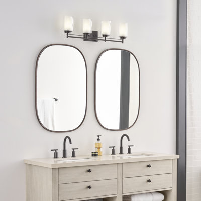 Lampe murale / de salle de bain à quatre lumières Elmwood Park de Génération Lighting 