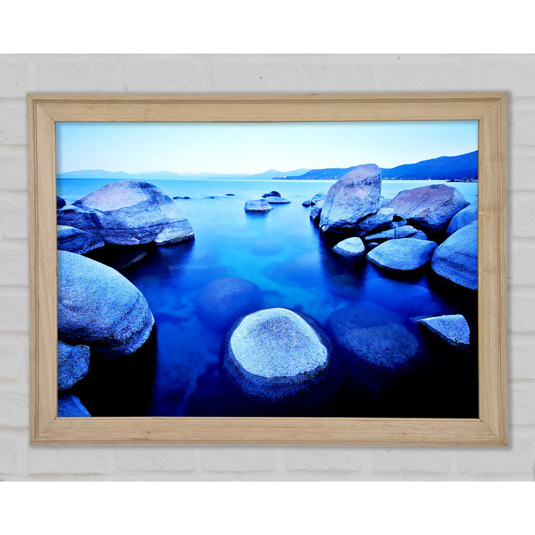 Blue Tranquil Ocean Rocks Gerahmter Druck