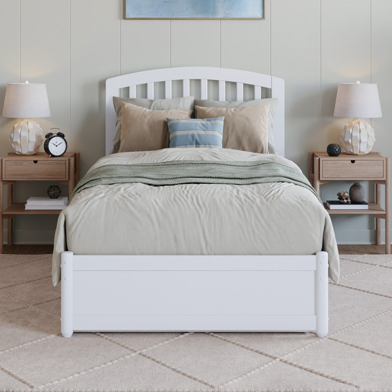 Lit plateforme en bois massif Lamari avec pied de lit et lit gigogne, Blanc, Simple TG