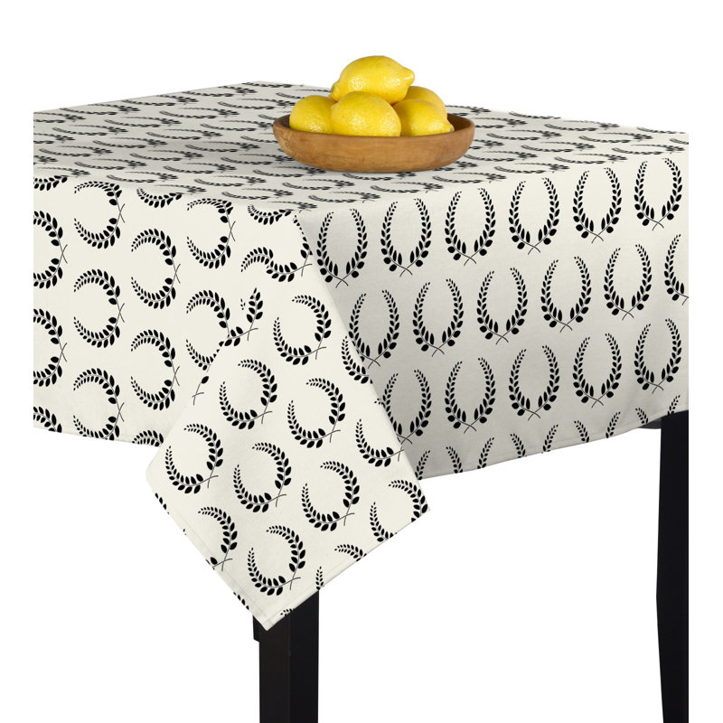 Caius Graduation Wreath Tablecloth