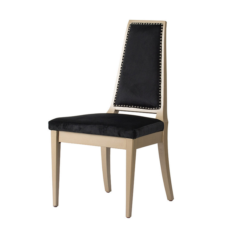 Chaise d'appoint rembourrée en velours noir