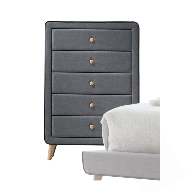 Commode avec cinq tiroirs spacieux pour des solutions de rangement modernes et une organisation élégante.