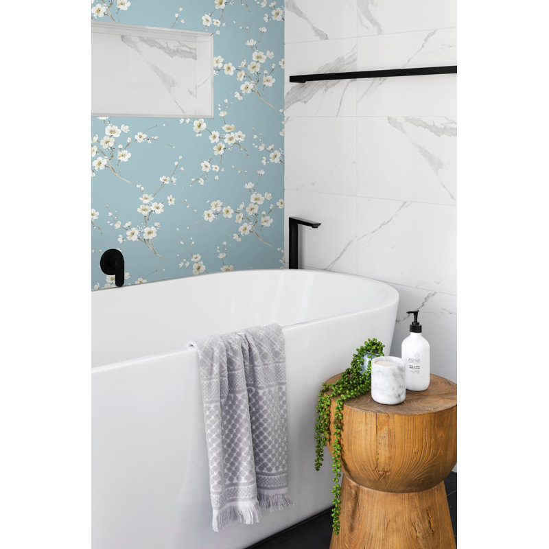 Rouleau de papier peint autocollant L 18 pi x l 20,5 po Cherry Blossoms, Bleu