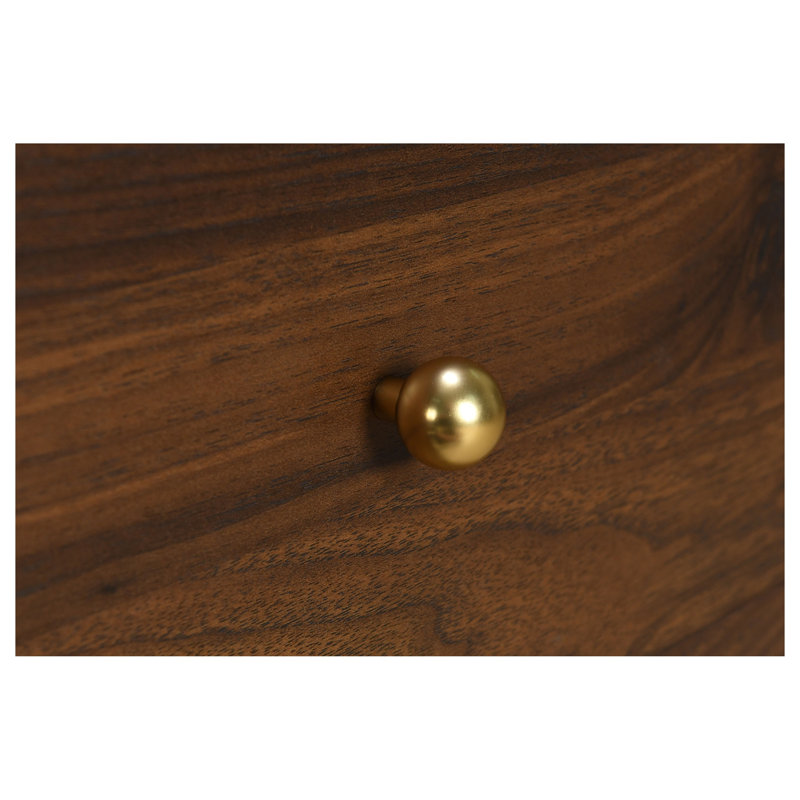 Ensemble de chambre à coucher Ashworth en noyer, 3 pièces, comprenant un lit à panneaux, une commode à 6 tiroirs et un miroir.