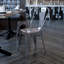 Chaise d'intérieur empilable transparente en métal enduit