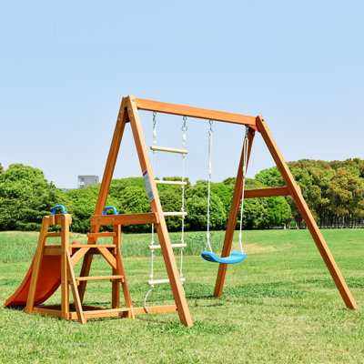Portique en bois avec glissade, aire de jeu extérieure