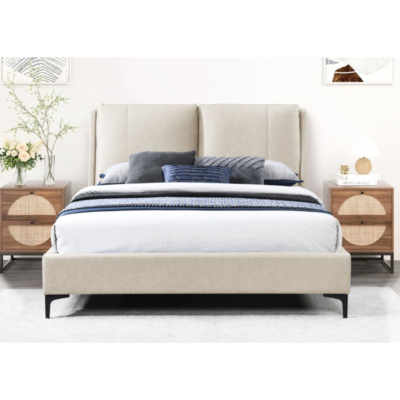 Lit plateforme tapissier très grand avec une tête de lit, entièrement confortable en tissu 100%