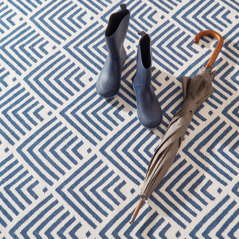 Cleo Navy Machine Washable Rug, Rectangle 2' x 3'