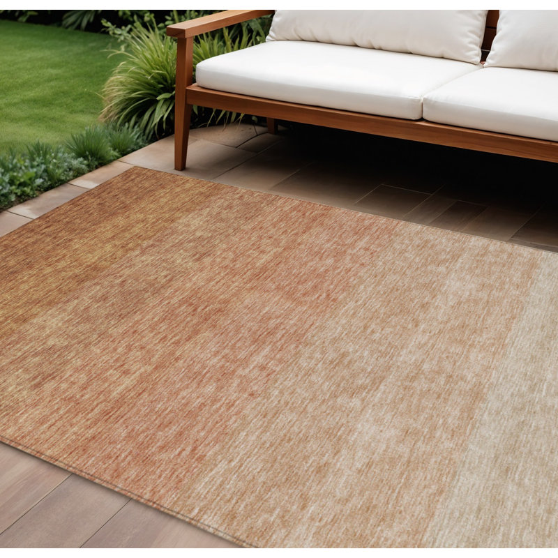 Tapis intérieur / extérieur lavable ombré en cuivre et beige 8 pi x 10 pi HomeRoots