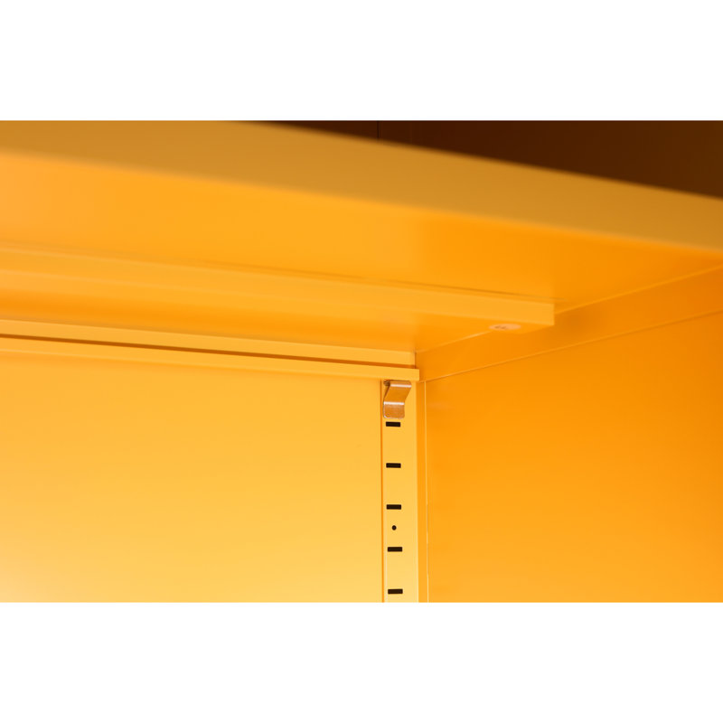 Une armoire de rangement multifonctionnelle en métal d'une hauteur de 39,96 pouces, Jaune