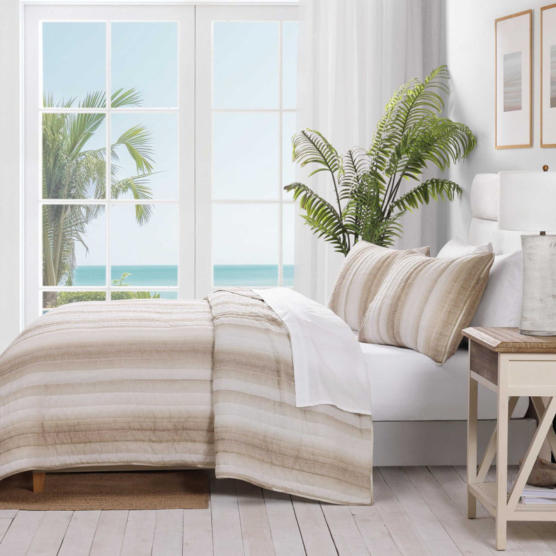 Quilt, King Quilt + 2 King Shams, Green Striped