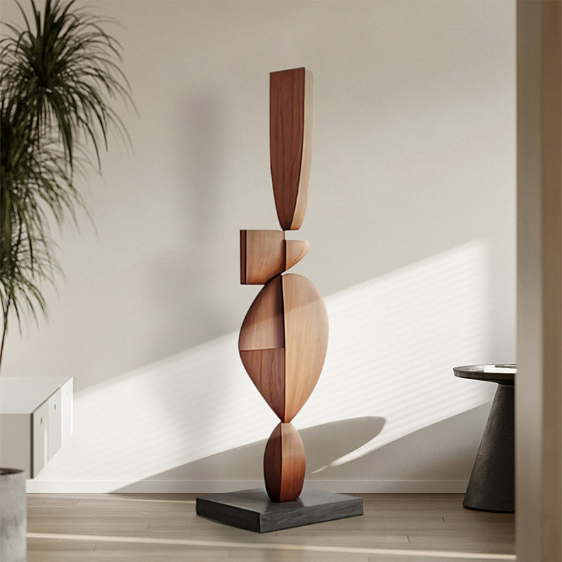 Ornements de sculpture sur bois brun abstrait