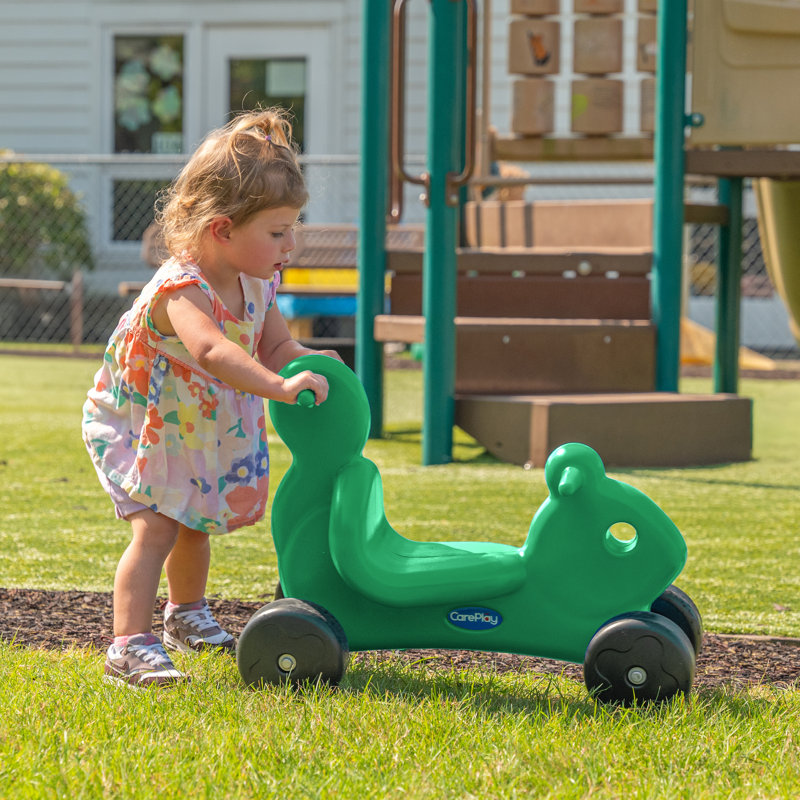 Squirrel 2-in-1 Push and Ride-on Toy, Green