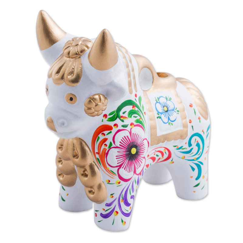 Figurine en céramique Ernald Pucara Bull, H 5,5 po x l 5,5 po x P 2,8 po, Blanc