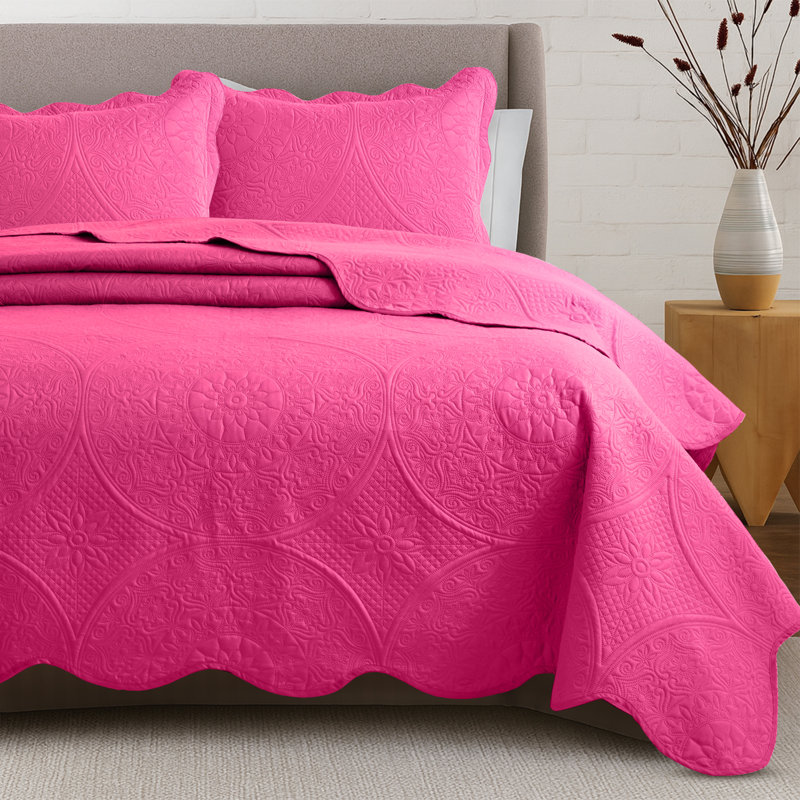 Floral Embossed Quilted Bedspread Set, Oversized and Lightweight Bedding Set with Pillow Shams, Pink
