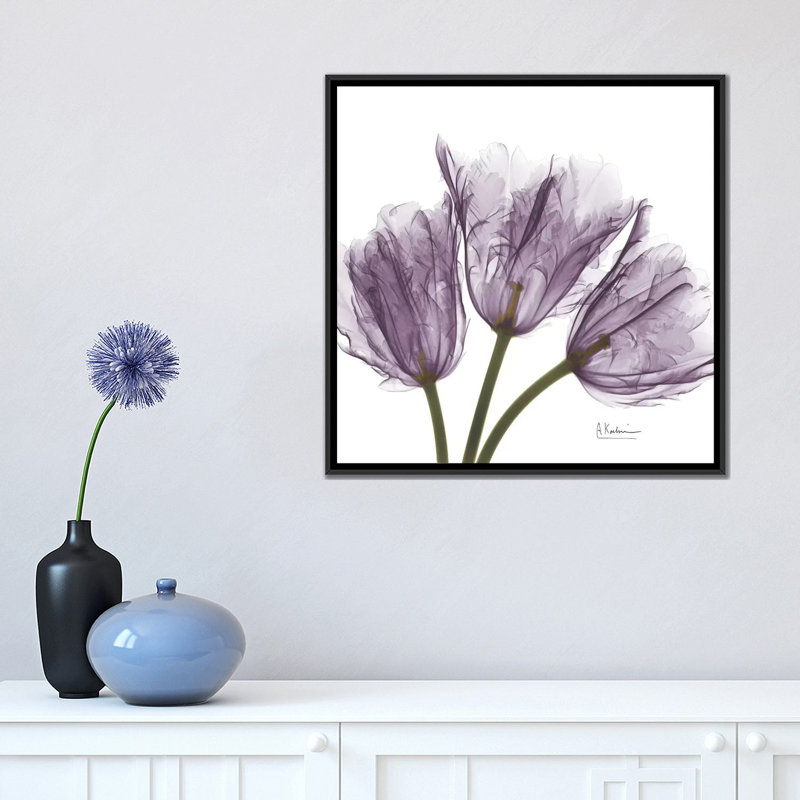«Tulips III», impression sur toile, H 18 po x l 18 po x P 1,5 po, Toile avec cadre noir, Pas de tapis