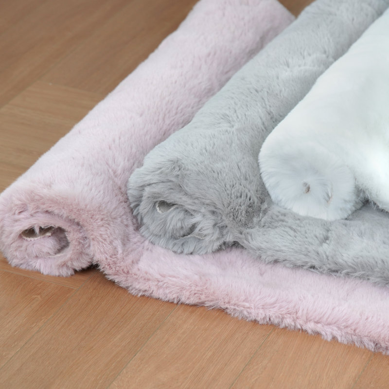 Umeh Cozy Faux Rabbit Fur Area Rug Machine Washable Rug in Pink, Rectangle 4' x 6'