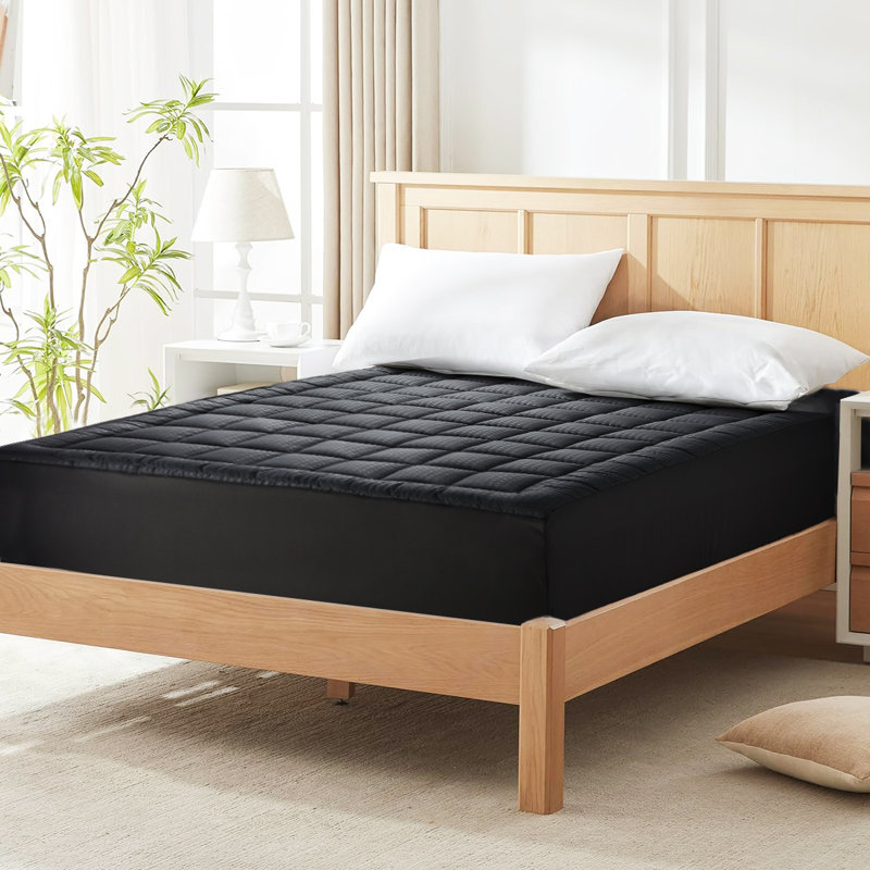 Surmatelas en damier Crotty 350g, Très grand, Noir