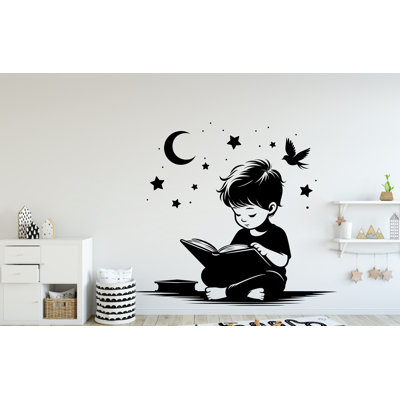 Un petit garçon lisant un livre, un adhésif pour la bibliothèque, une décoration murale, un livre