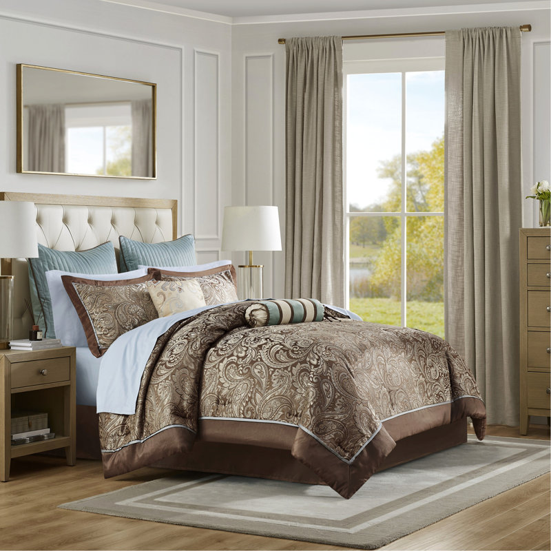 Édredon 12 pièces, très grand. Draps en coton bleu / brun. Avec édredon, taies décoratives, coussins, jupe de lit. Literie enchanteresse avec une couleur bleue / brune. Comprend un merveilleux