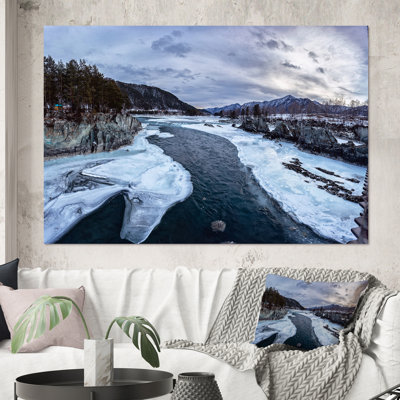 «Cold Mountain River At Winter Sunny Day», reproduction d'art sur toile traditionnelle